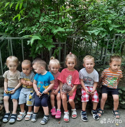 Уход и присмотр за детьми на дому