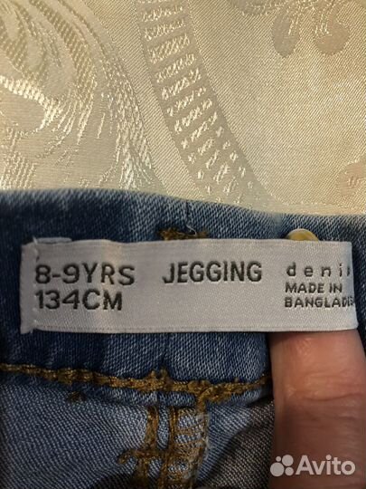 Джинсы на девочку 134