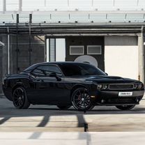 Dodge Challenger 3.6 AT, 2014, 100 000 км, с пробегом, цена 2 700 000 руб.