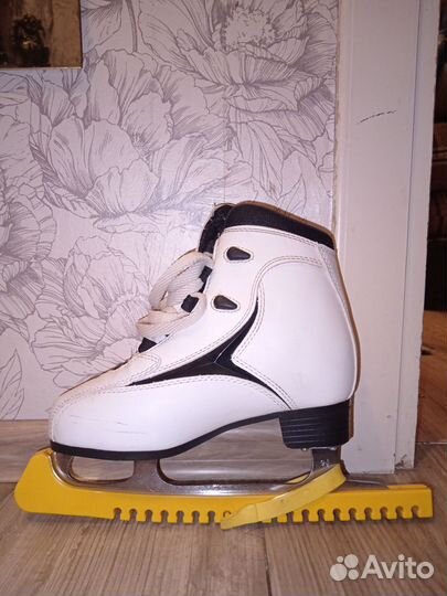 Коньки фигурные 38 размер