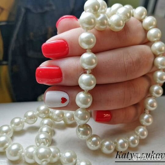 Маникюр и педикюр