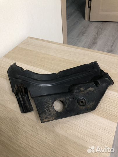 Пыльник двигателя нижний левый GM Cruze 94566178
