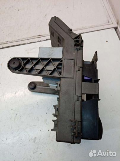 Блок предохранителей Renault Laguna рест. 1999