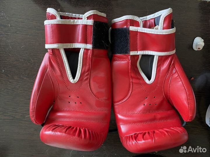 Боксерские перчатки