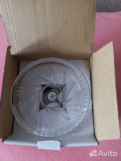 Ваза с крышкой на ножках, стекло