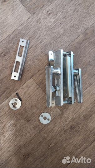 Замок врезной цилиндровый с защёлкой