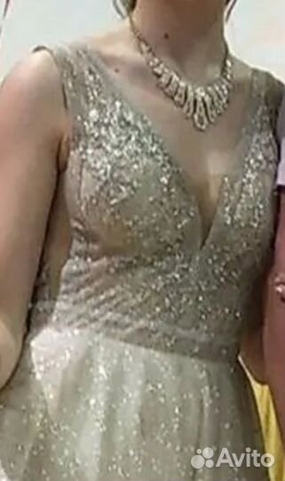 Вечернее платье.Покупалось на выпускной вечер