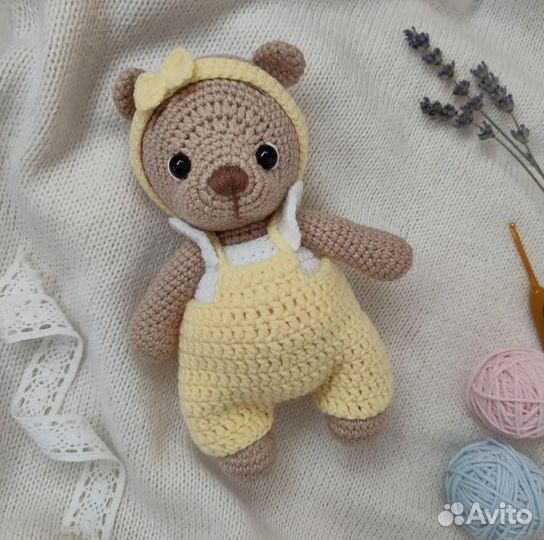 Вязаная игрушка Медвежонок