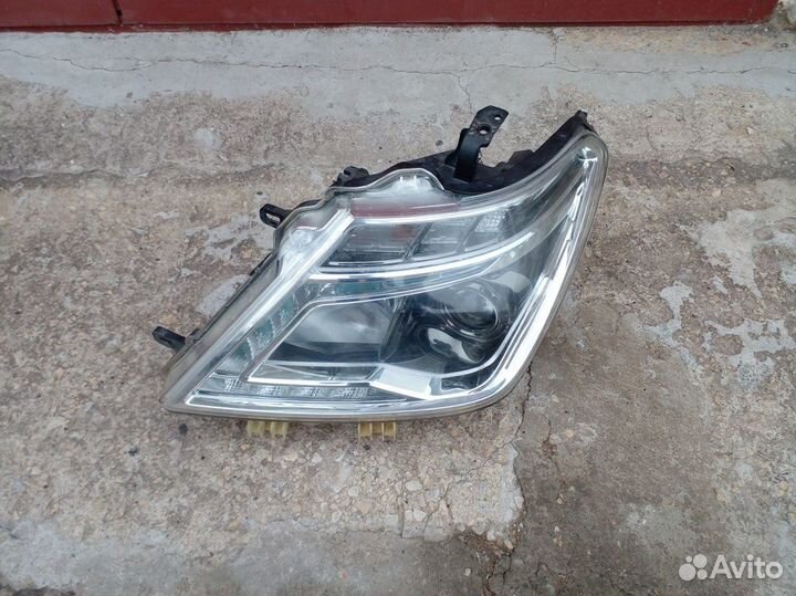 Фара левая Nissan Patrol Y62 Led 2013г