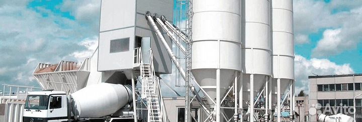 Бетонный насос с длинной стрелой