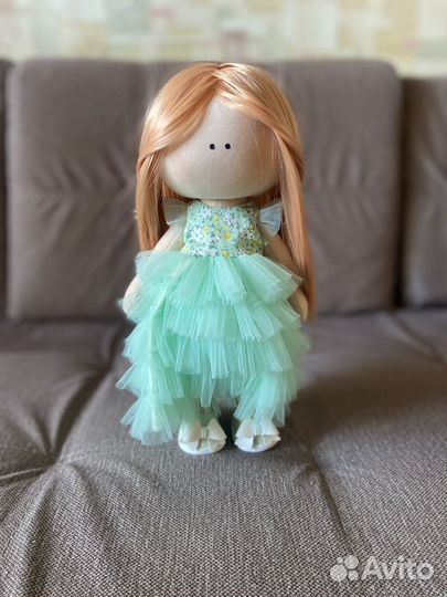 Кукла ручной работы с одеждой