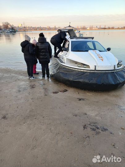 Катер на воздушной подушке