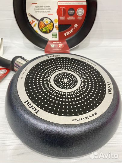 Сковорода Tefal новая, 22 см, без крышки