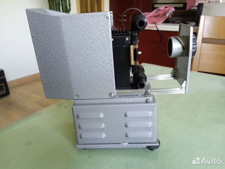 Фильмоскоп диапроектор Свет дм3-Т №550 новый