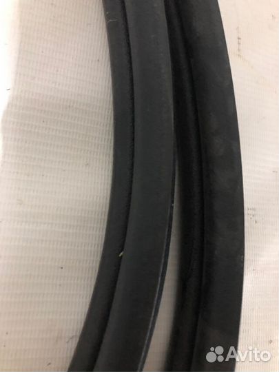 Уплотнитель дверного проёма передний левый ваз (LA