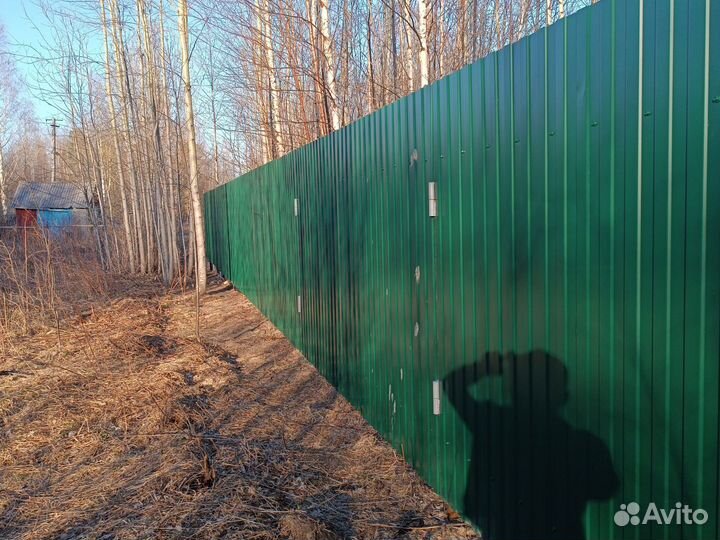 Забор и ограждения из профнастила