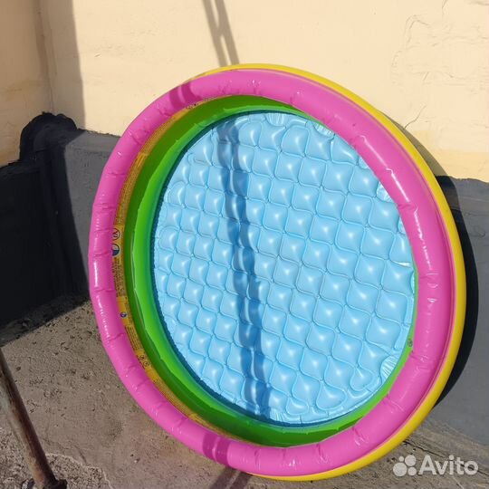 Детский бассейн