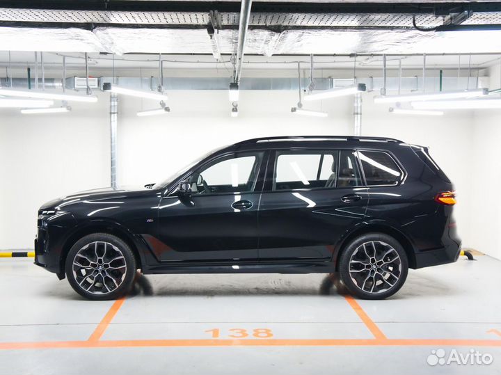 BMW X7 3.0 AT, 2023