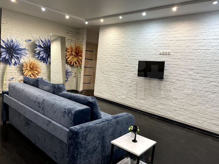 2-к. квартира, 71 м², 8/10 эт.