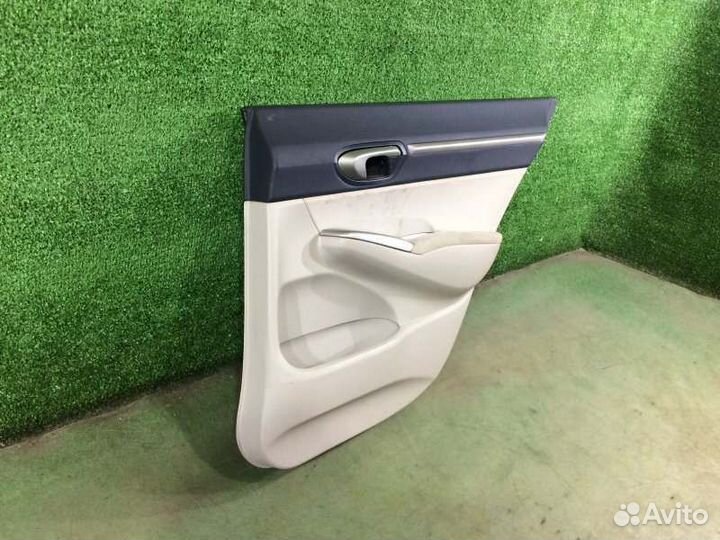 Обшивка двери задняя правая Honda Civic FD3 LDA