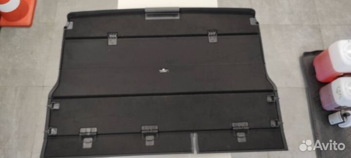 Задняя полка багажника на Land Rover