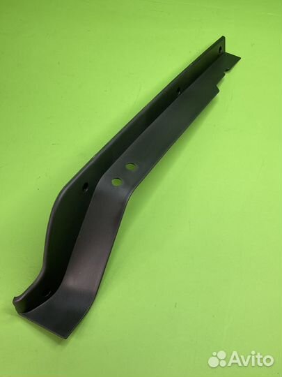 Заглушка бампера переднего правая (в торец) серая