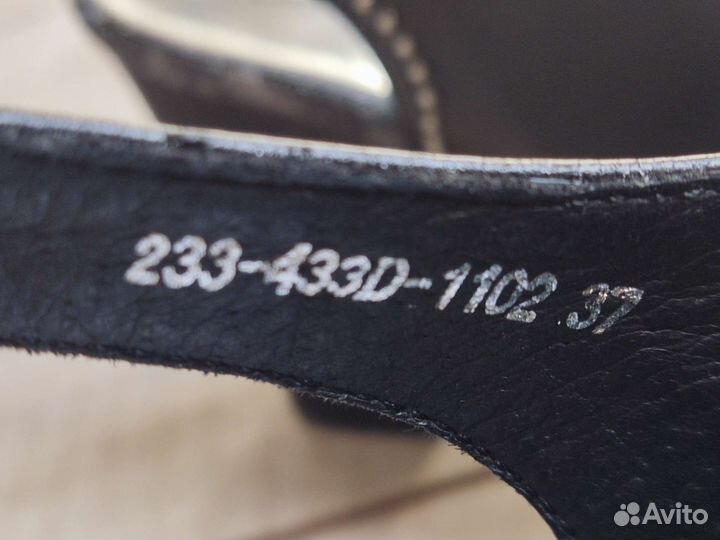 Босоножки оригинал 37