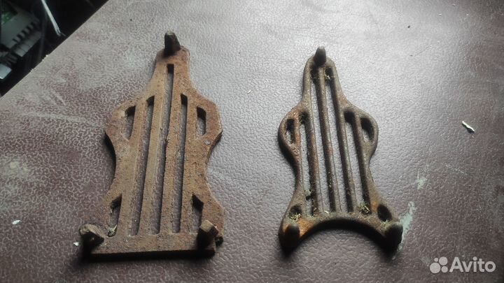 Старинная подставка под утюг