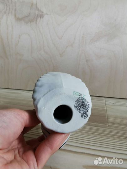 Курочка с яйцом вербилки