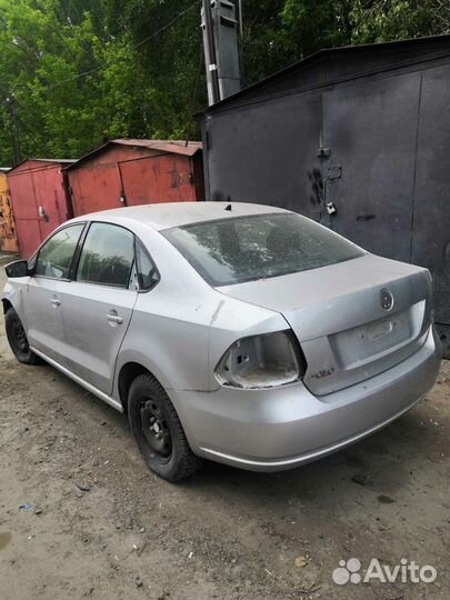 Volkswagen polo sed 2011