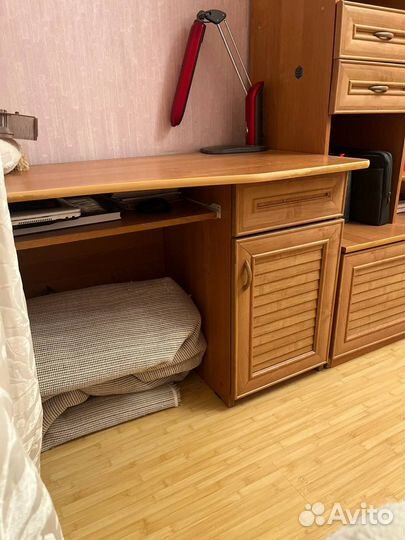 Письменный стол