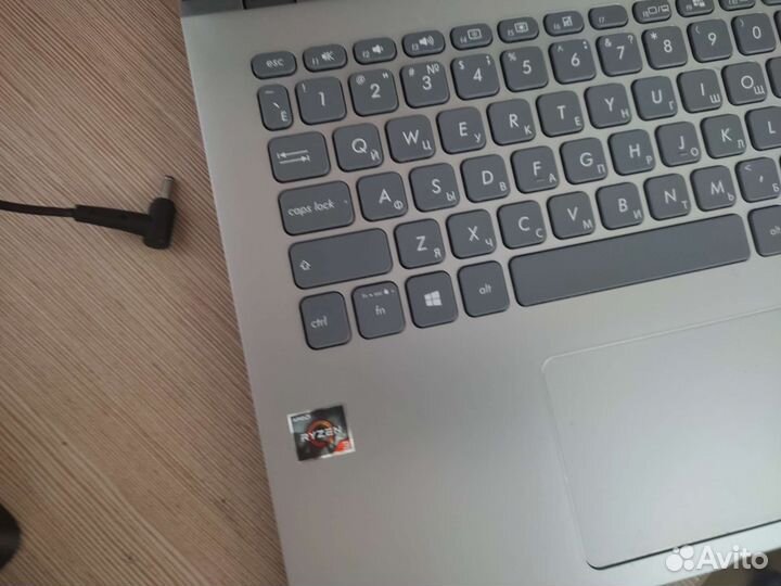 Ноутбук asus