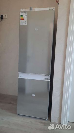 Холодильник Bosch KIV86NS20R