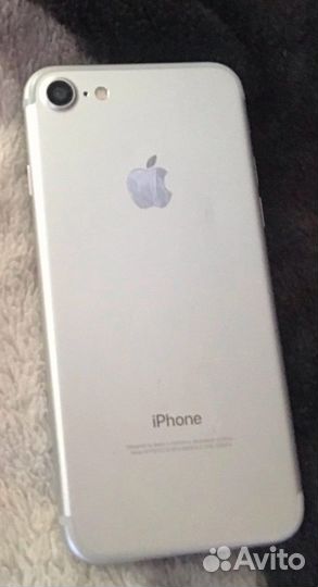 Телефон iPhone 7