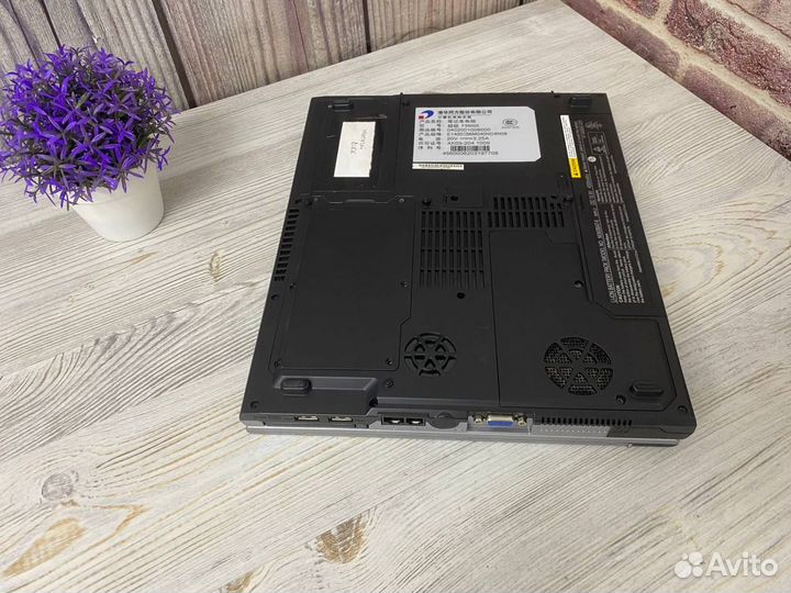 Ноутбук Tsinghua Tongfang F5600S