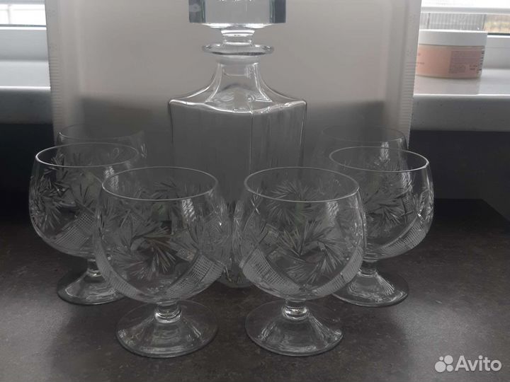 Графин и бокалы хрустальный