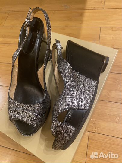 Босоножки женские