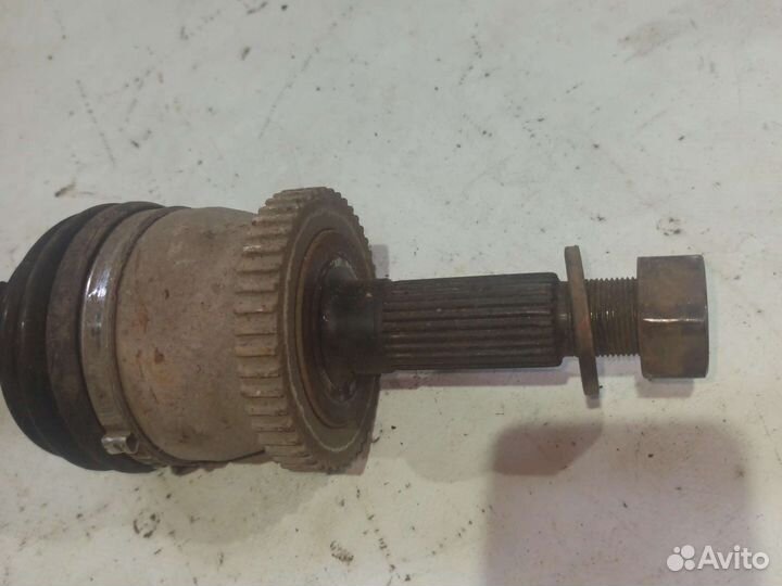 Привод передний правый Grand Cherokee WJ
