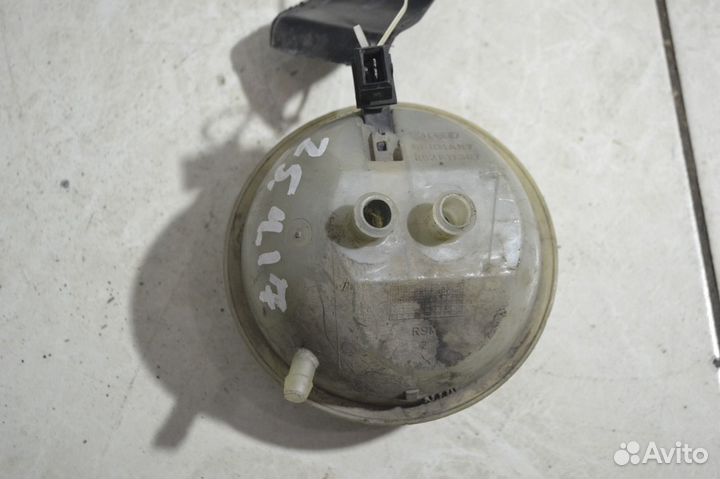 Бачок тормозной жидкости Audi 80