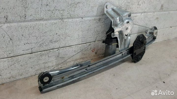 Стеклоподъемник передний правый Renault Sandero