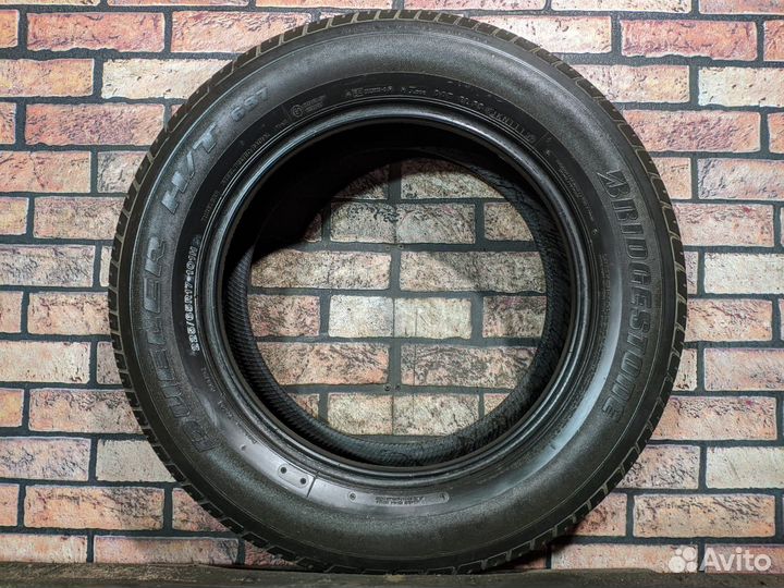 Bridgestone Dueler H/T D687 225/65 R17