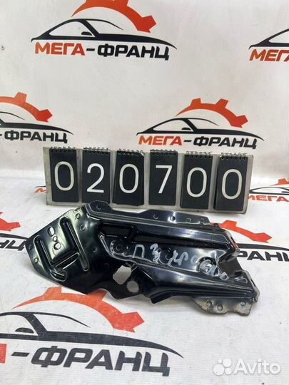 Крепление сиденья заднее правое Mazda Mazda3 седан