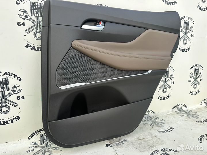 Обшивка задней правой двери Hyundai Santa Fe 4