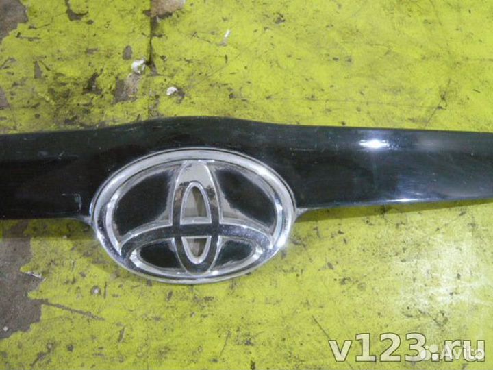 Накладка крышки багажника Toyota Camry V40 2006-20