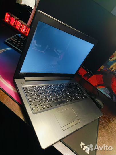 Ноутбук lenovo