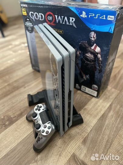Sony playstation 4 pro 1tb GoW limited edition
