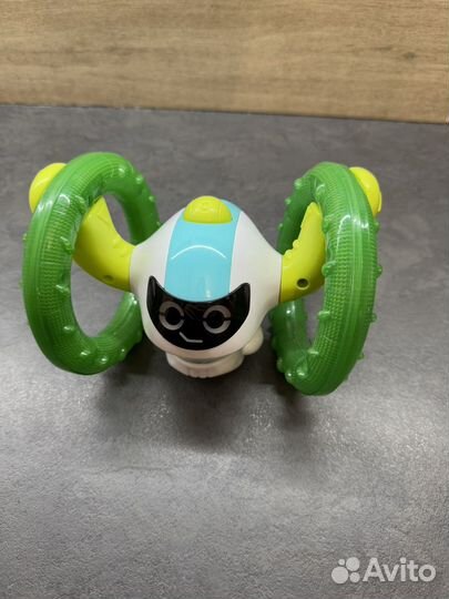 Интерактивный робот (катается, разворачивается)