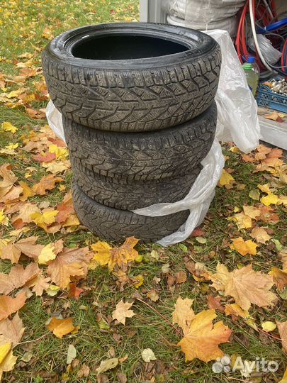 Tigar Ice 215/55 R17 V
