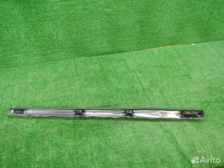 Молдинг/накладка двери передней правой Rolls-Royce Cullinan