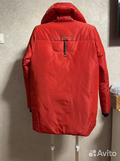 Пуховик зимний новый 44